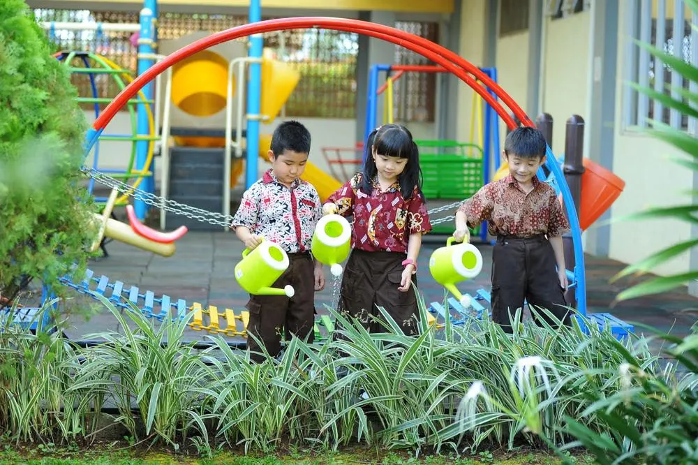 Lebih dari Nilai Akademik: 3 Fondasi Holistik Perkembangan Kognitif Anak
