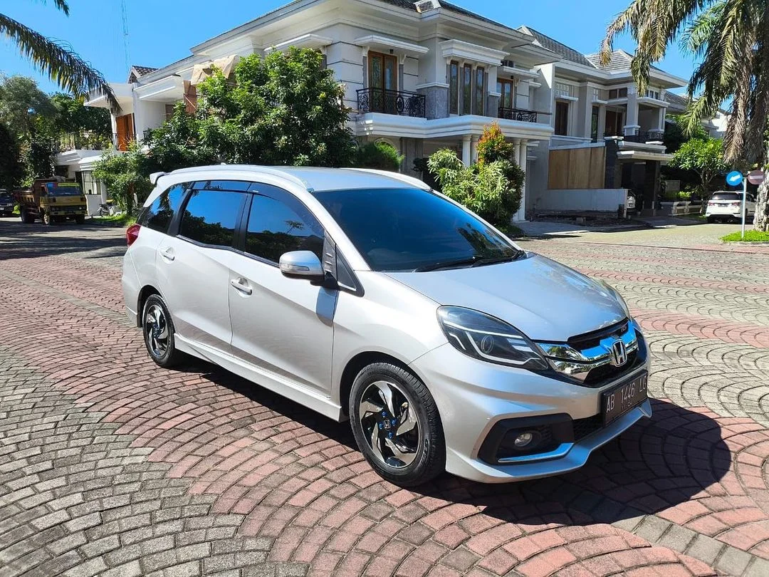 Mobil Bekas Rp100 Juta: MPV 7-Penumpang Paling Layak Beli
