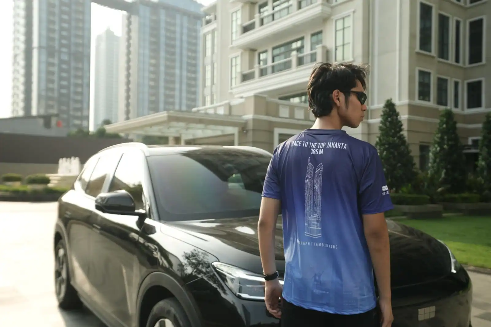 Geely Jadi Mitra Resmi Jakarta Vertical Run: Sinergi Tower Running dan Mobilitas Listrik