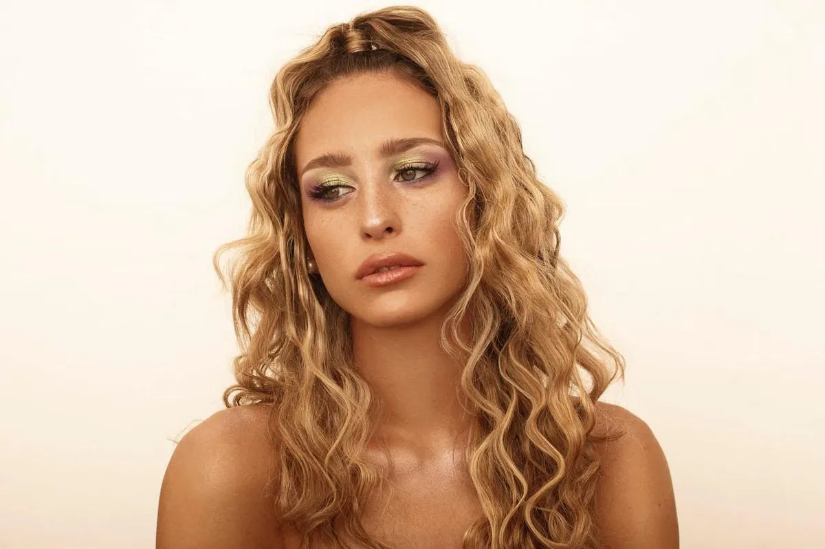 Ubah Makeup Siang Jadi Stunning Malam dalam 5 Langkah