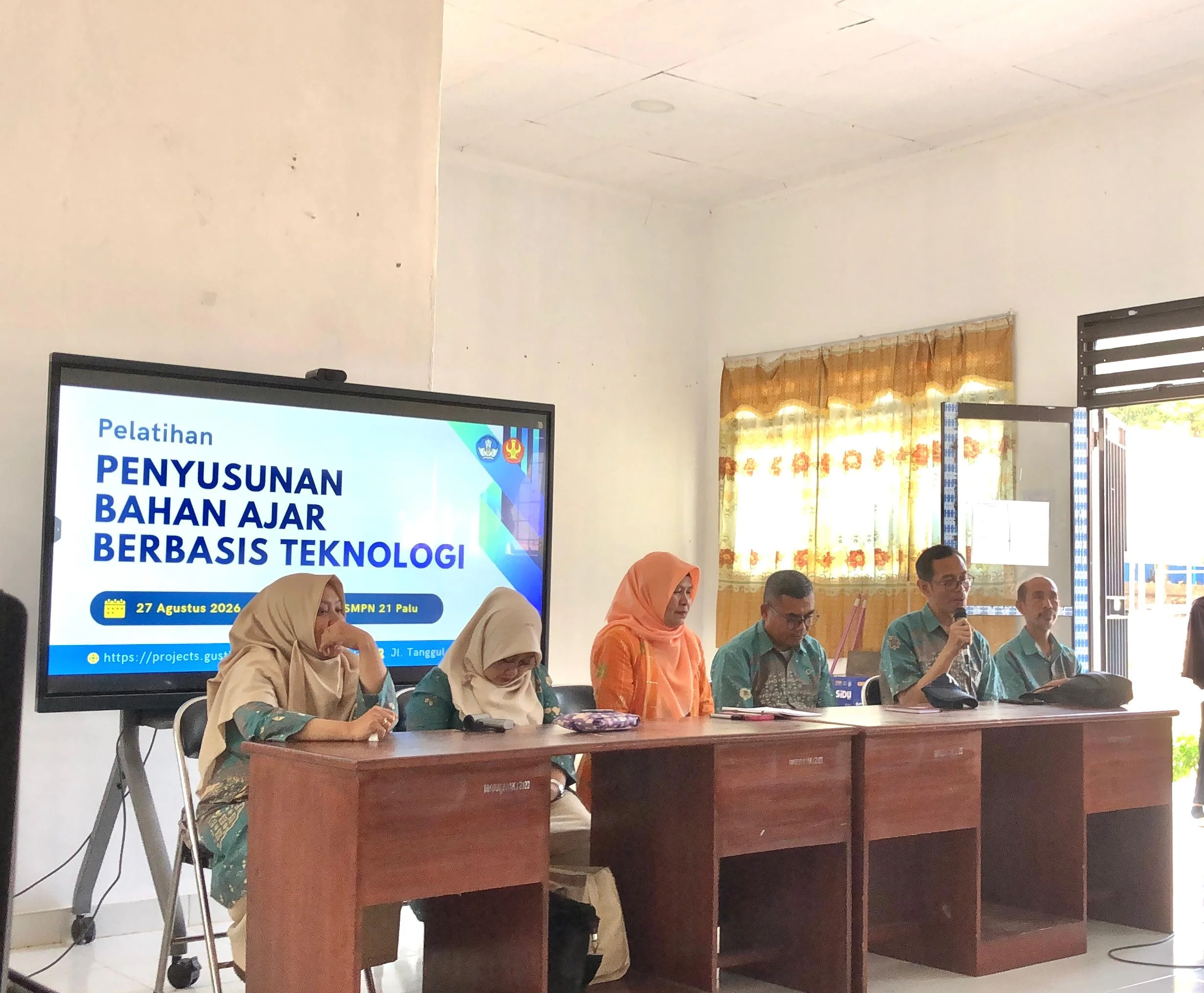 Dari Canva ke Flipbook AI: Saat Guru Naik Kelas Secara Digital