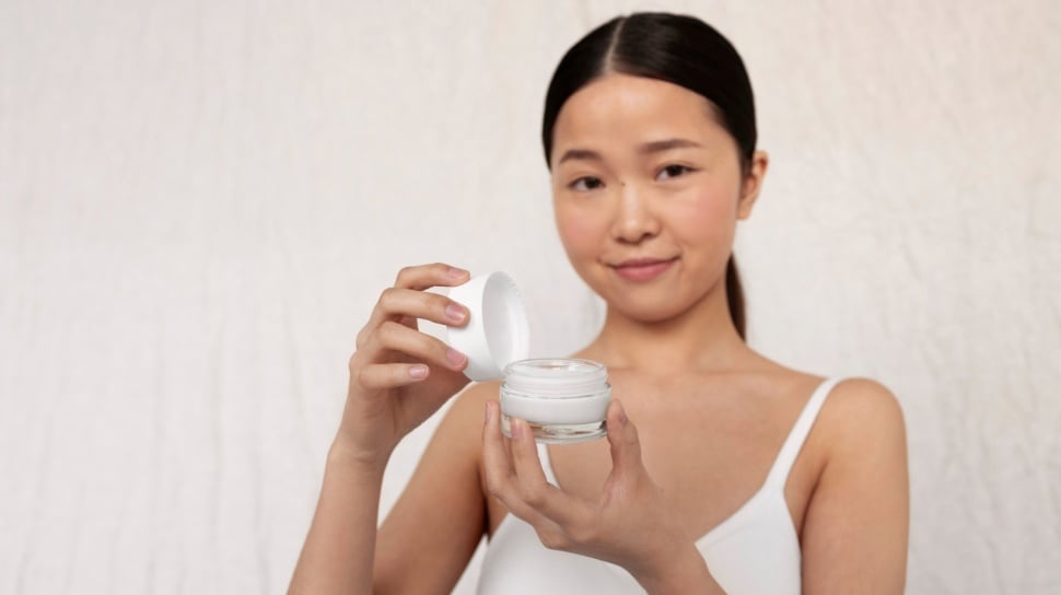 Moisturizer Tekstur Gel untuk Kulit Berminyak: Ringan, Dingin, dan Anti Lengket