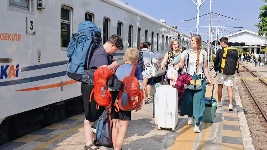Kereta Api Jadi Bintang Baru Mobilitas Wisatawan Mancanegara