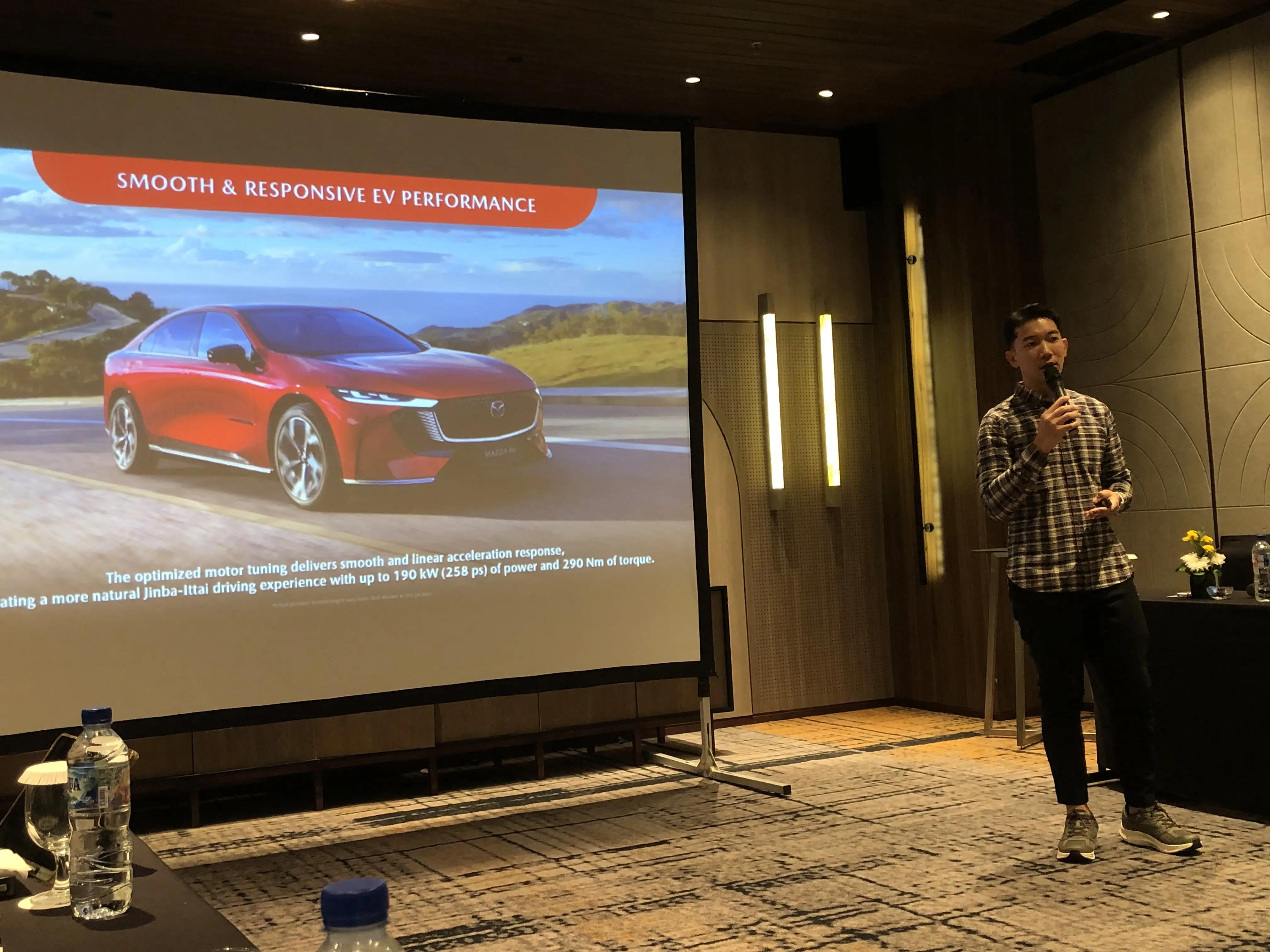 Mazda Hadirkan SUV dan Mobil Listrik di BCA Expo Semarang