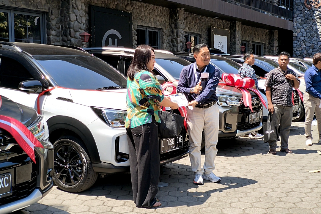 Suzuki XL7 Mulai Diserahkan ke Konsumen, Momentum SUV 7-Penumpang Menguat