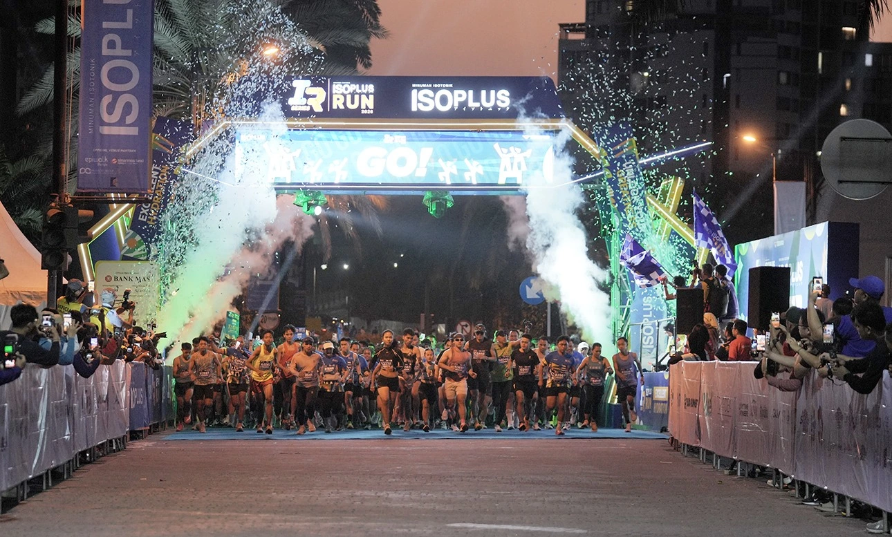 8.000 Pelari Memeriahkan ISOPLUS Run Jakarta dengan Fasilitas Lengkap dan Aksi Hijau