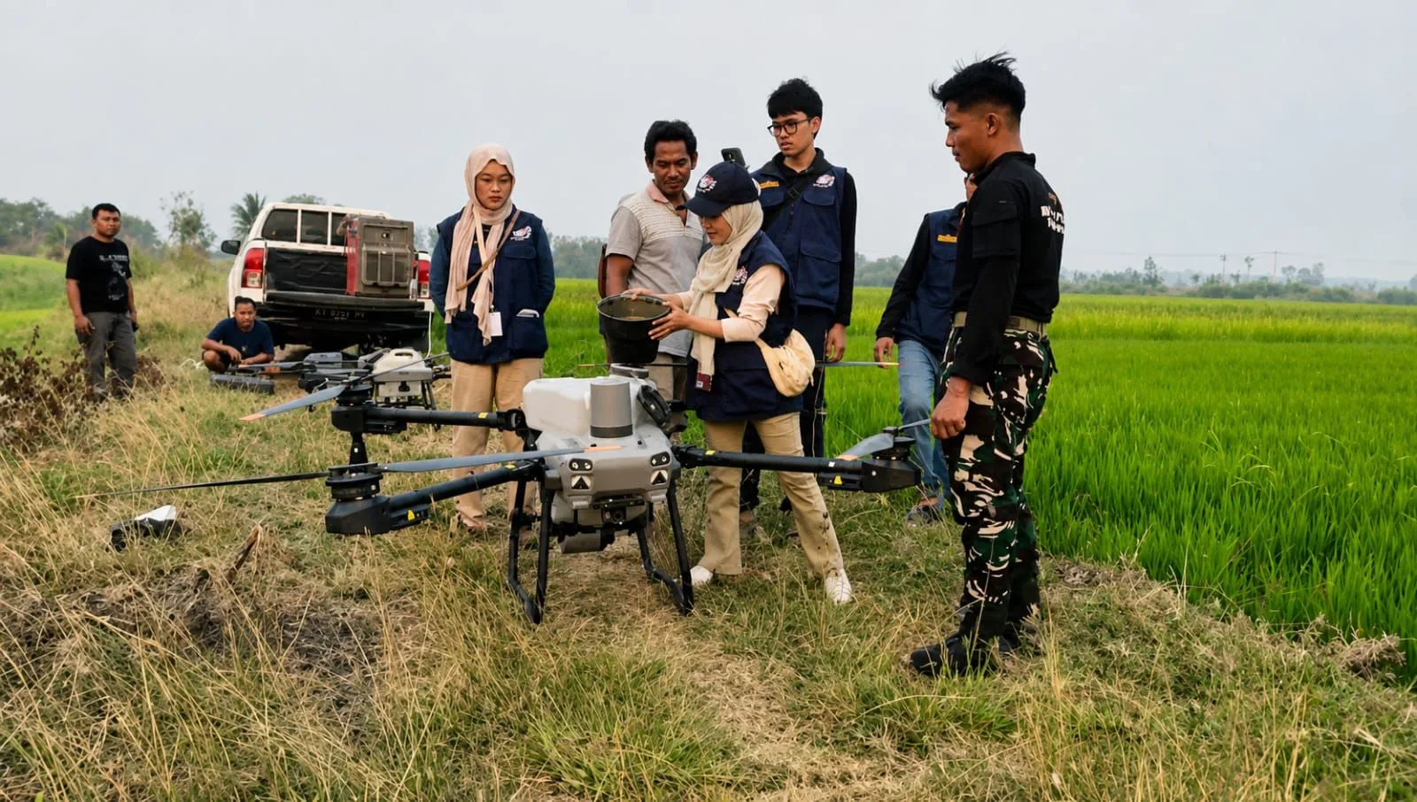 Drone Pertanian Pangkas Biaya Penyemprotan hingga 90 Persen