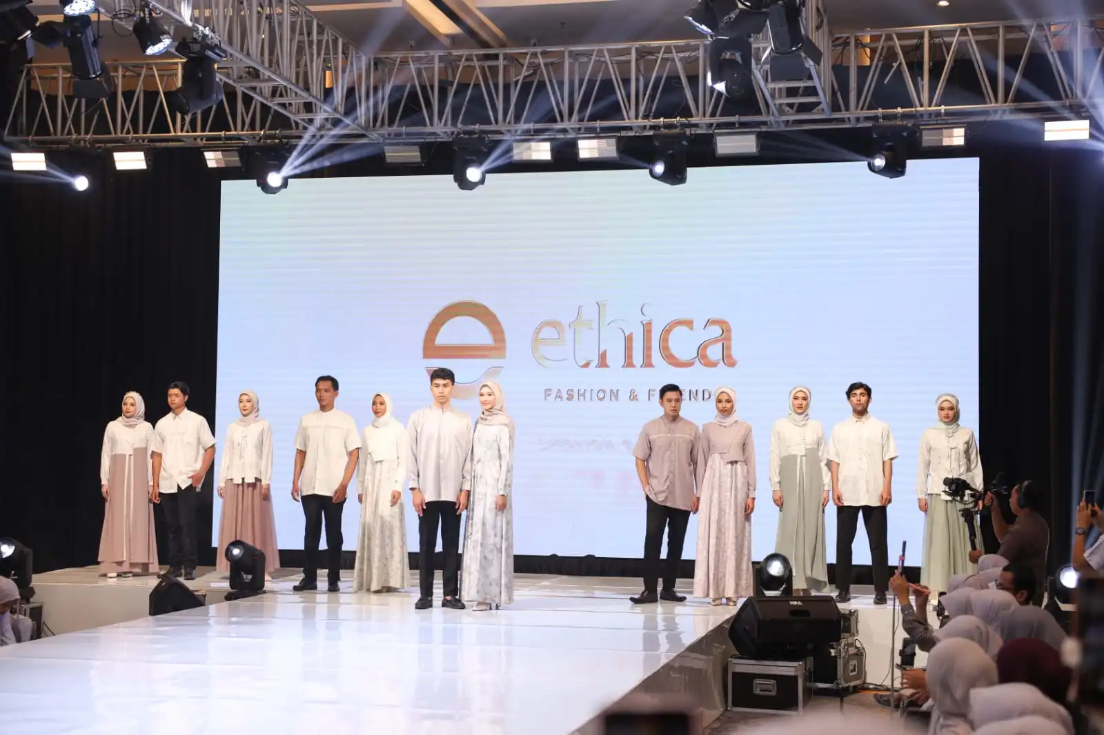 Tahta Pesona Raya: GRANDE Ethica Group Menggenggam Pasar Sarimbit Lebaran