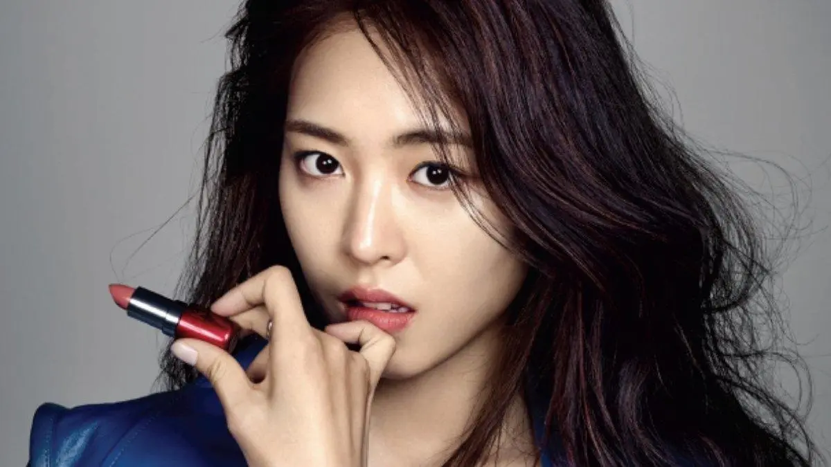 Lip Glaze vs Lip Gloss vs Lip Tint: Mana Paling Nyaman dan Tahan Lama?