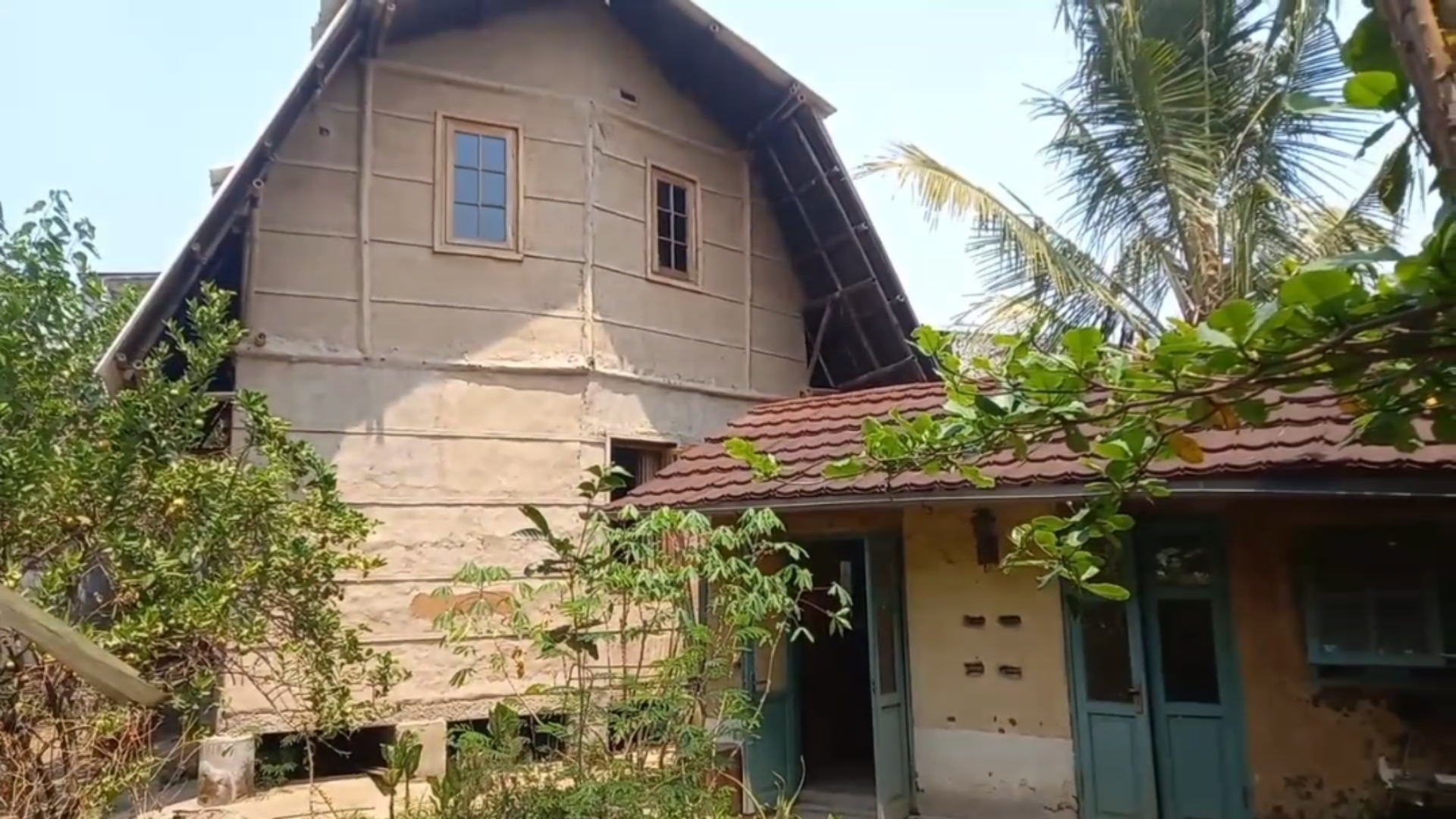 Membangun Rumah Ramah Lingkungan dengan Material Alami