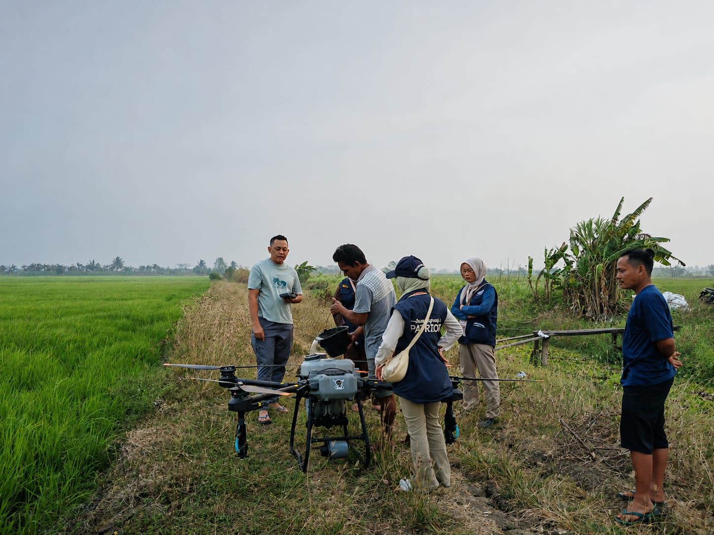 Drone Pertanian Pangkas Biaya Semprot hingga 90 Persen