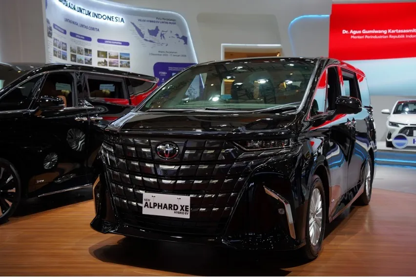 Alphard XE Jadi Pintu Masuk Termurah ke Dunia MPV Mewah
