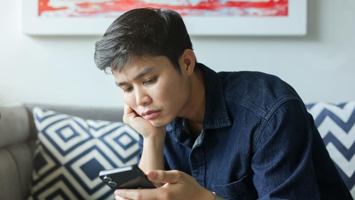 Batas Sehat Konsumsi Berita untuk Menjaga Kesehatan Mental Digital