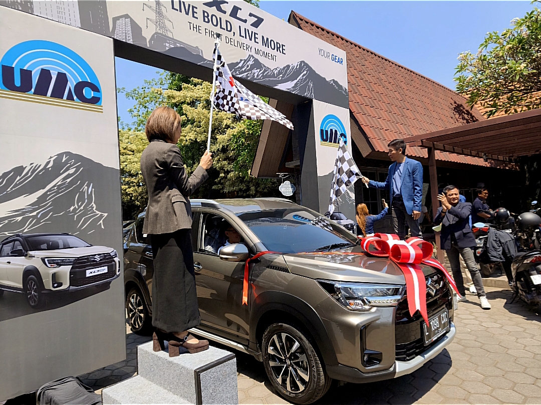 Suzuki XL7 Mulai Diserahkan ke Konsumen, Momentum SUV 7-Penumpang Menguat