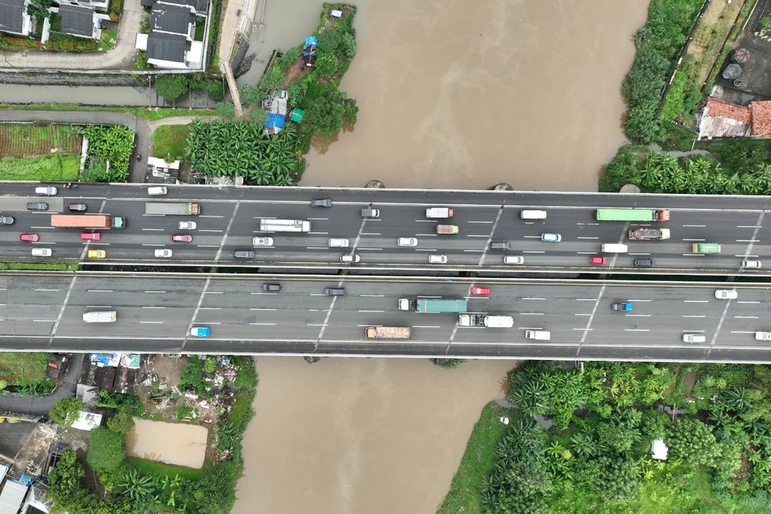 Rekonstruksi Jembatan Cisadane Tol Jakarta-Tangerang dan Dampak Contraflow