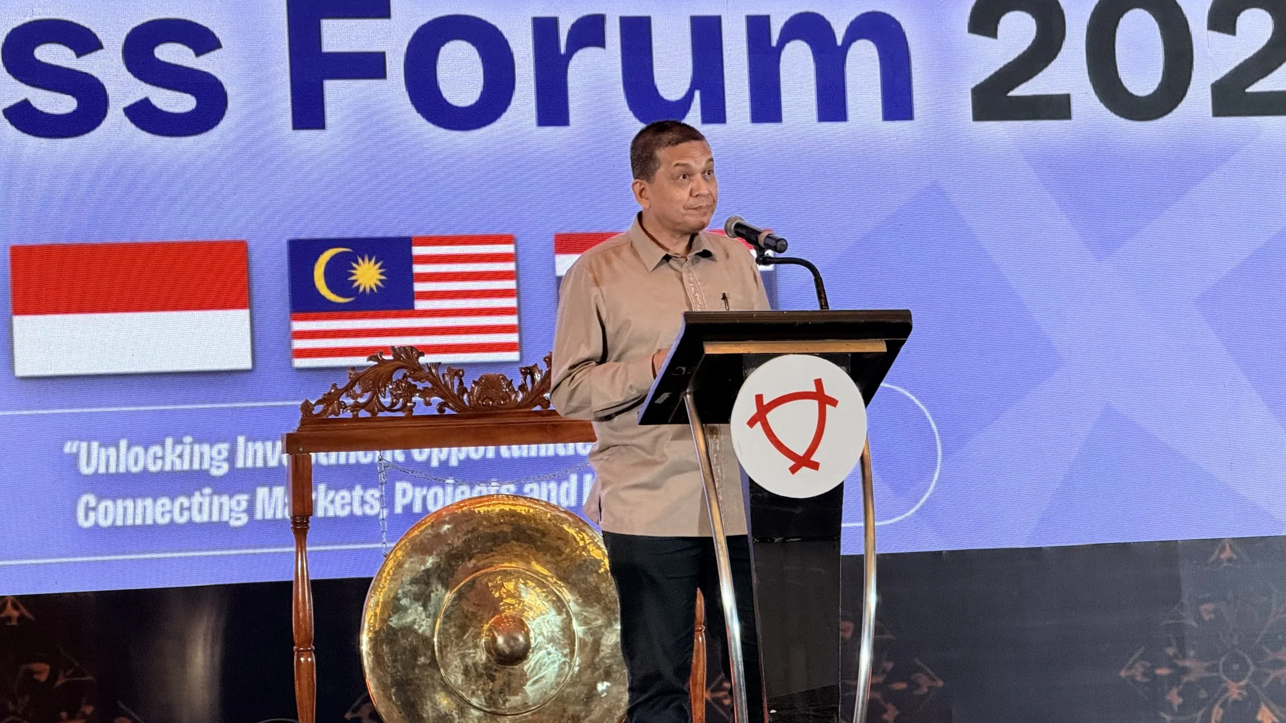 Sepuluh Gubernur Sumatera Teken Kesepakatan IMT-GT
