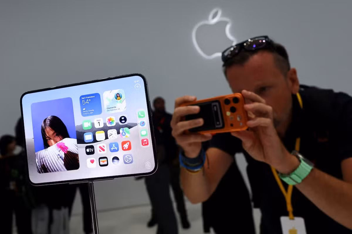 iPhone Duo: Ponsel Lipat Apple yang Mengubah Wajah iPhone