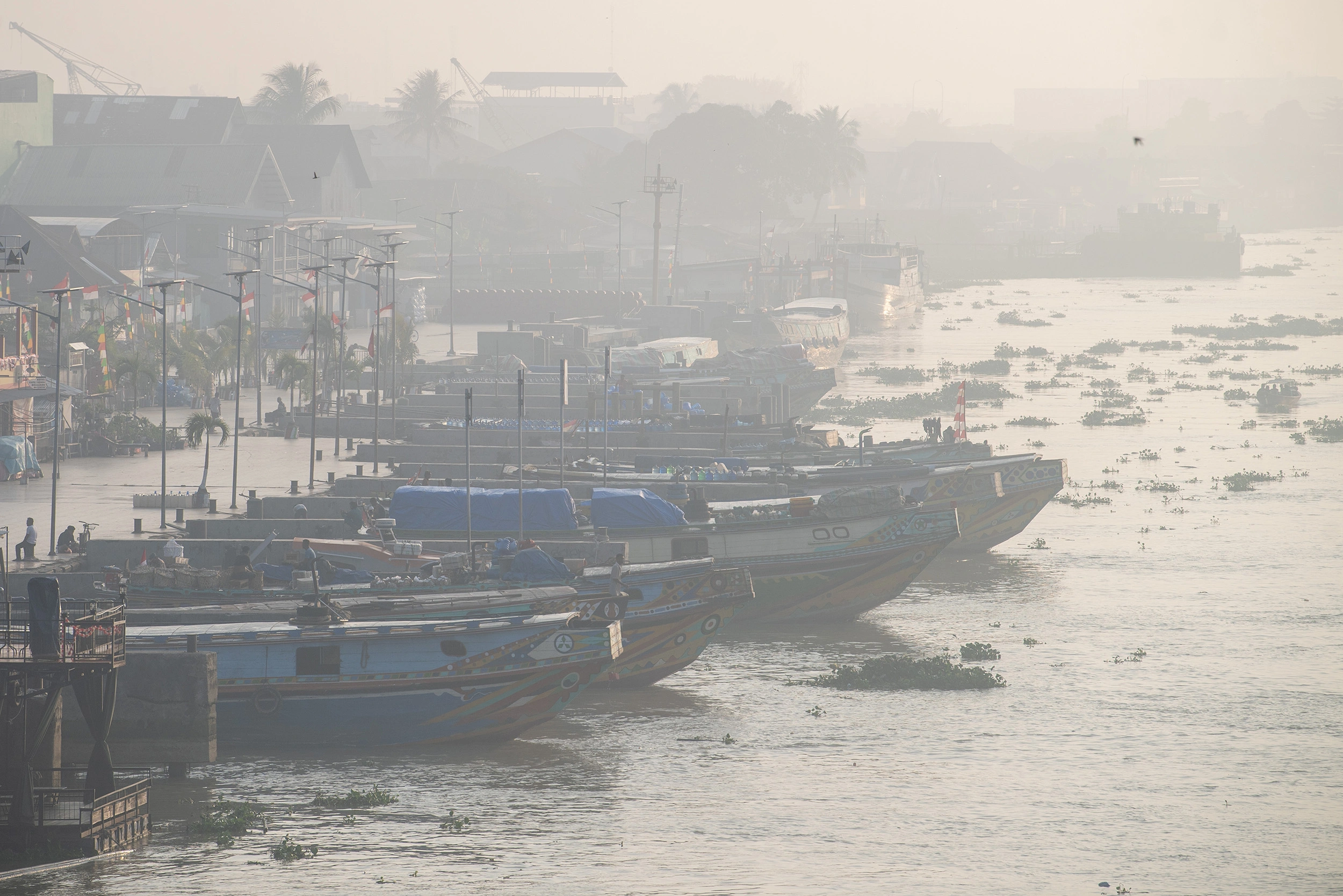Kabut Asap Karhutla dan Krisis Navigasi di Jalur Pelayaran
