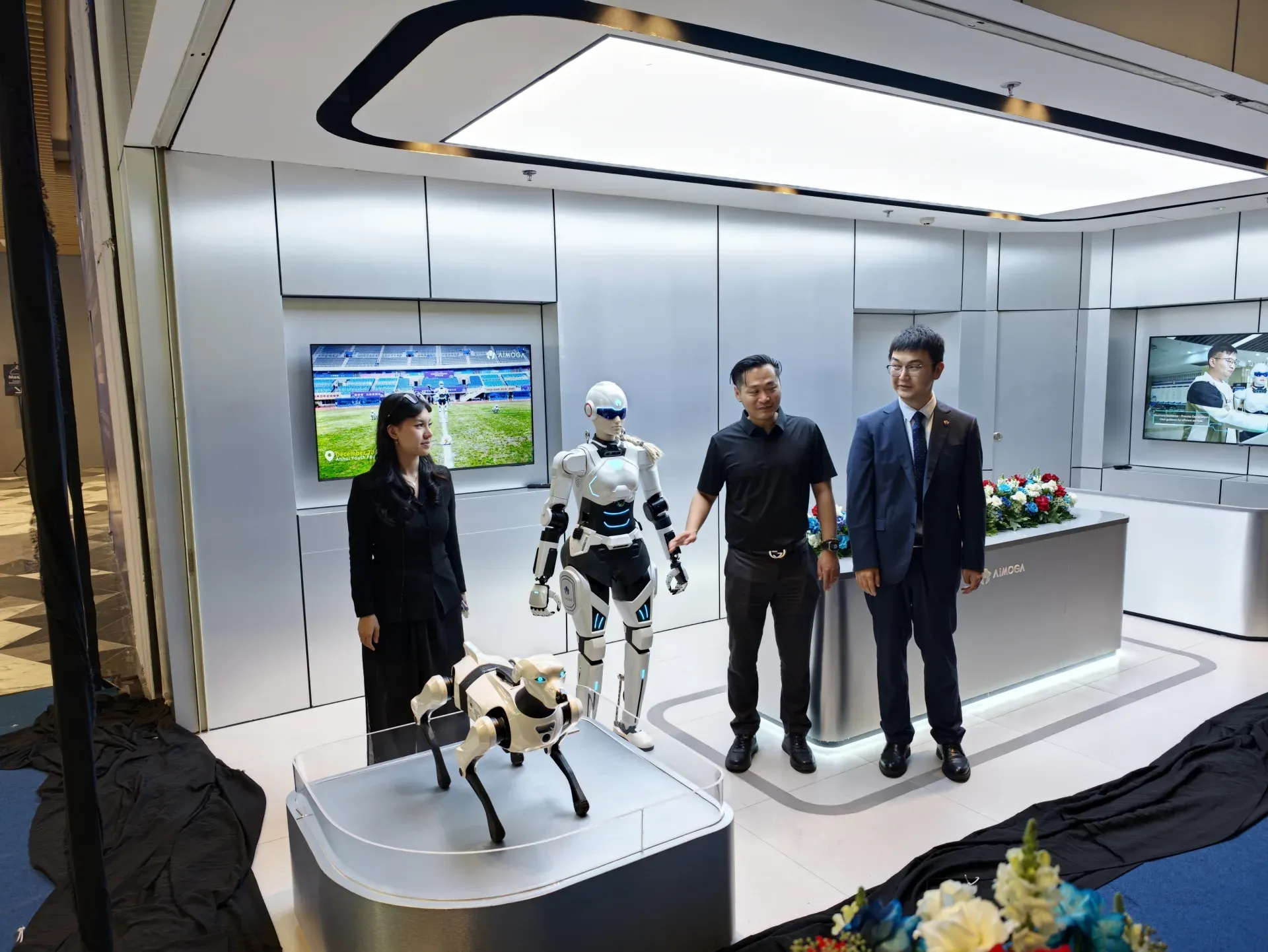 Robot Humanoid dan Berkaki Empat Resmi Hadir di Pasar Lokal