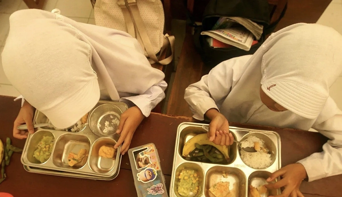Mengapa Susu Kental Manis Dilarang dari Menu Sekolah