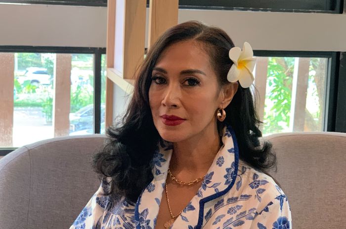Aktris Bawa Wastra Nusantara dan UMKM Lokal ke Panggung Los Angeles