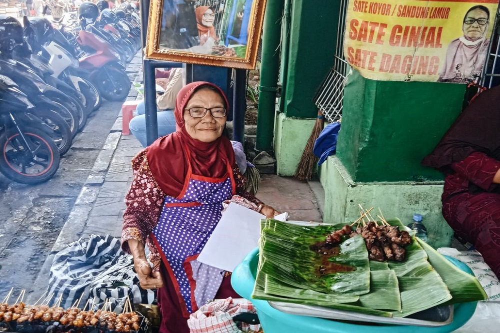 Kopi Joss: Bara Arang yang Menyalakan Malam dan Identitas Jogja