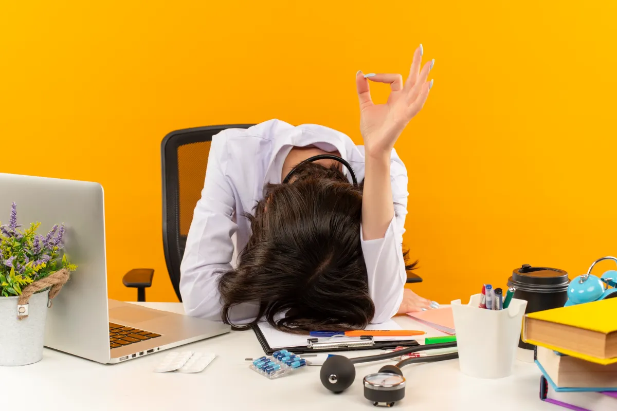 Mengenali Burnout Sejak Dini: Tanda Fisik, Mental, dan Cara Pulih Tanpa Resign