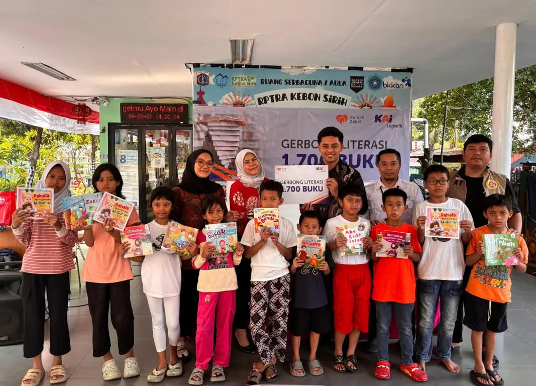 Dari Bus Hingga Gerbong Kereta: Perpustakaan Bergerak Menantang Dominasi Layar