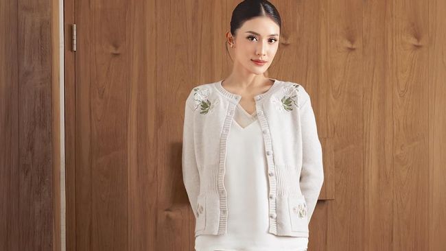 Panduan Lengkap Styling Outer Rajut dan Cardigan Sehari-hari