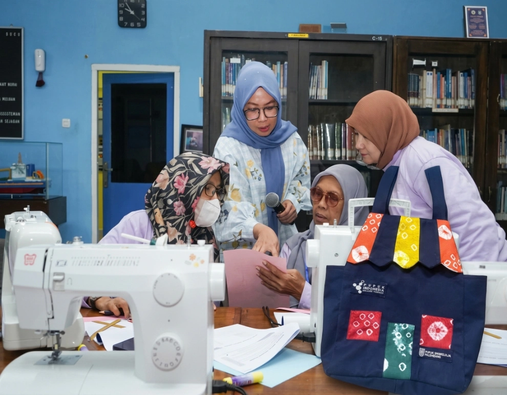 Pelatihan Menjahit Kampung Sehati dan Lahirnya Ekonomi Sirkular Tekstil