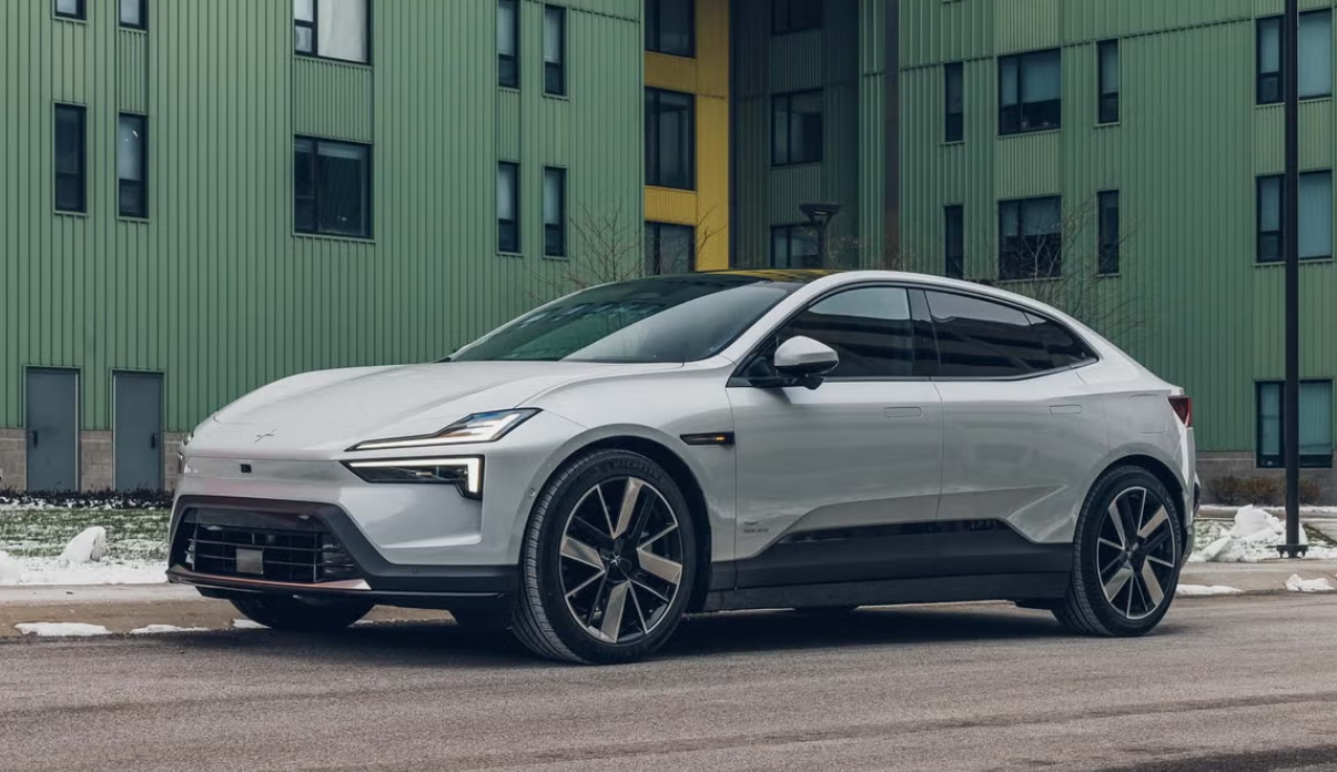 Polestar 4 SUV Dual Motor: 544 HP, Mewah, tapi Baterai Bikin Ragu