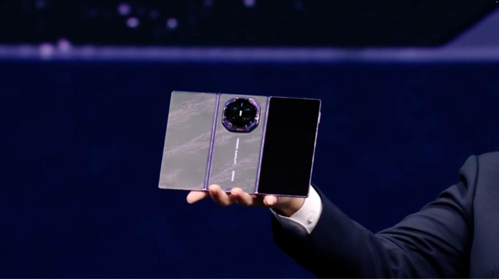 Huawei Mate XT 2 Ultimate Design: Ponsel Lipat Tiga Rp78 Juta yang Paling Masuk Akal?