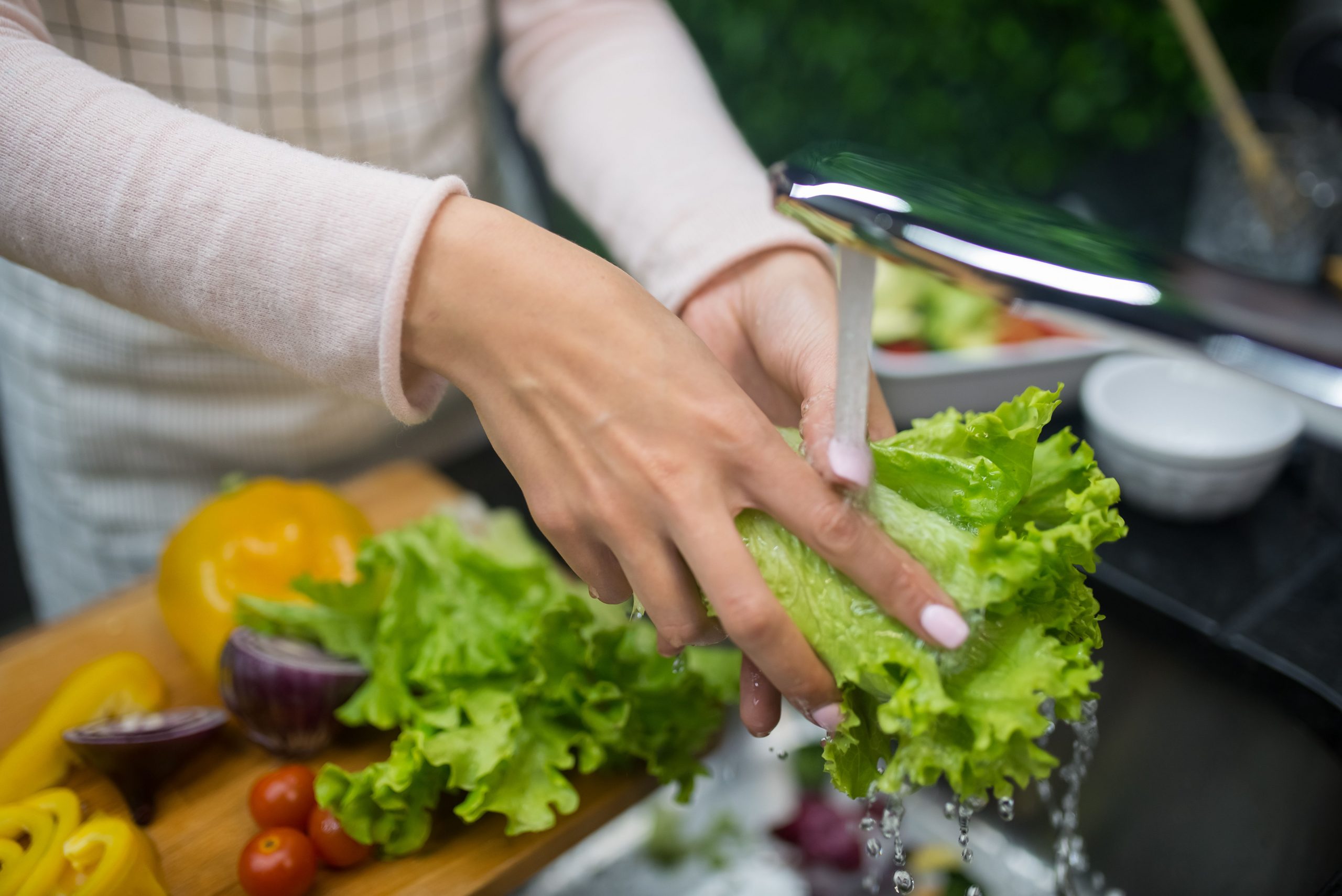 Baking Soda di Dapur: 3 Cara Ampuh untuk Sayur, Ayam, dan Buah