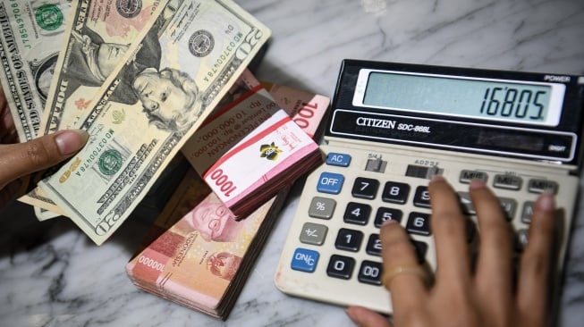 Ketegangan Timur Tengah dan Lonjakan Minyak Menekan Rupiah