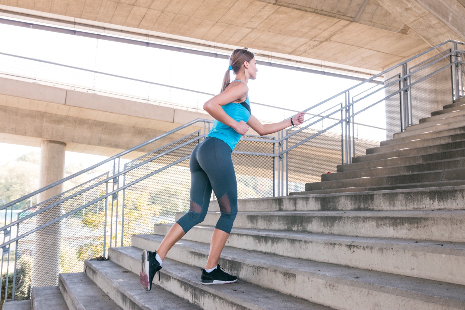 Incline Walking: Teknik Jalan Menanjak untuk Maksimalkan Pembakaran Kalori