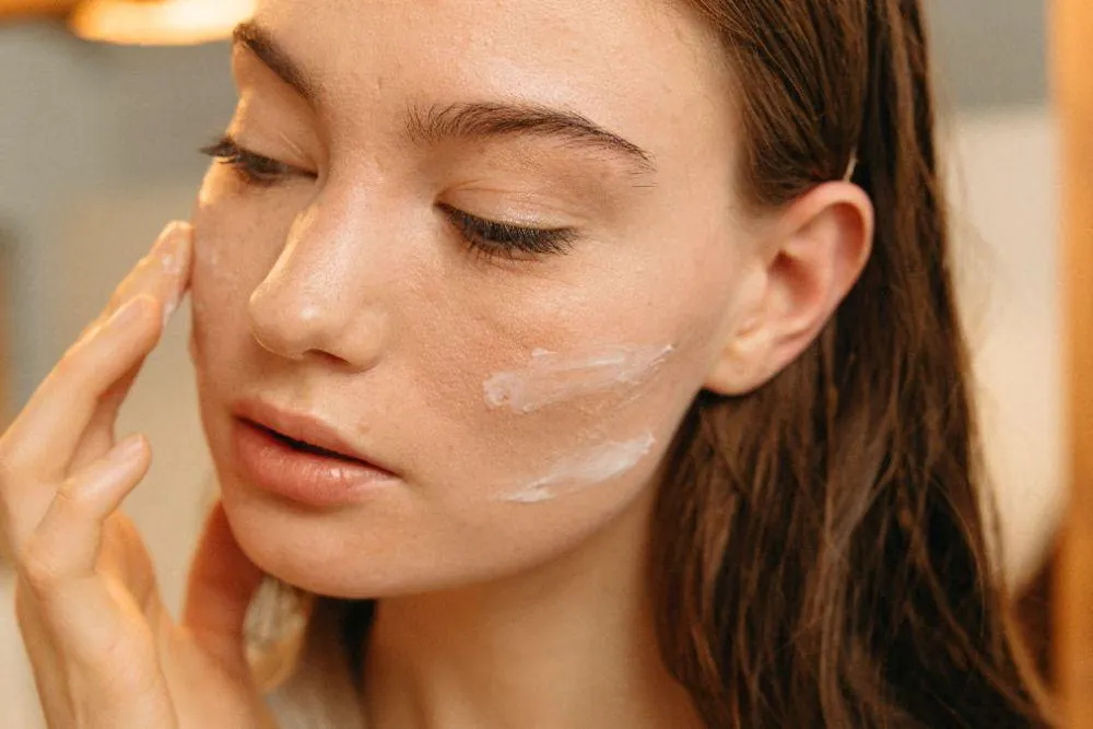 Emina Sunscreen untuk Usia Berapa? Panduan Pilihan Sesuai Kulit