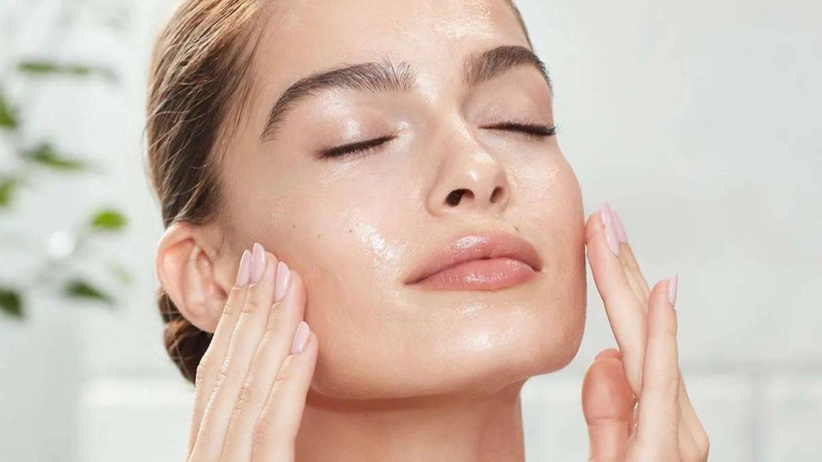 Urutan Skincare Pagi yang Tepat untuk Kulit Cerah Sepanjang Hari