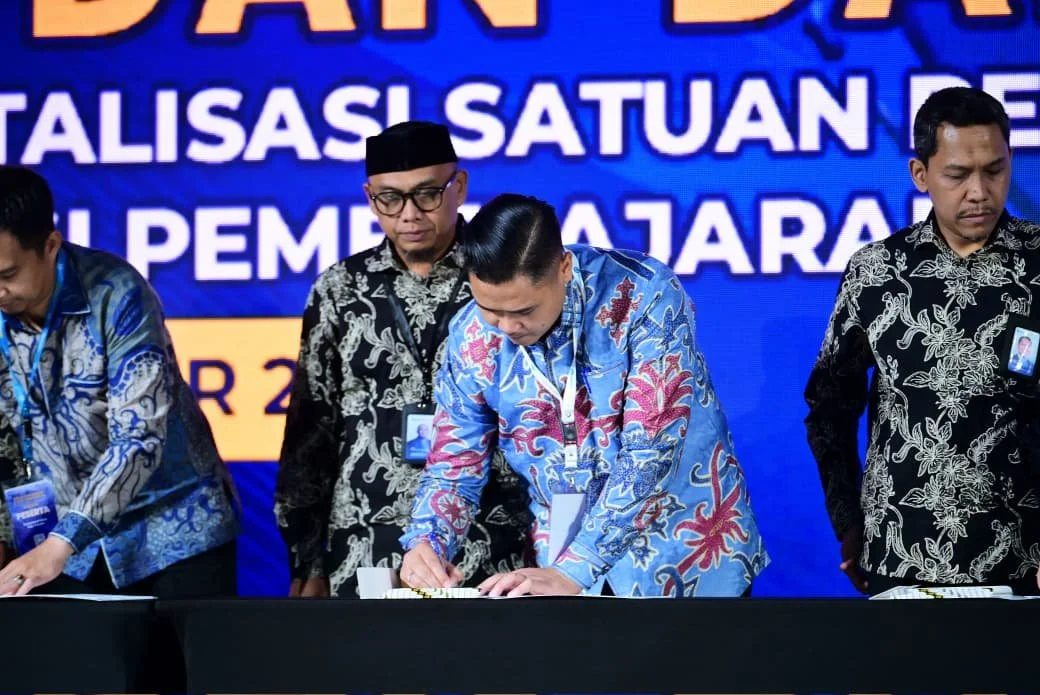 Sekolah Menata Transformasi Digital Menuju Kelas Interaktif