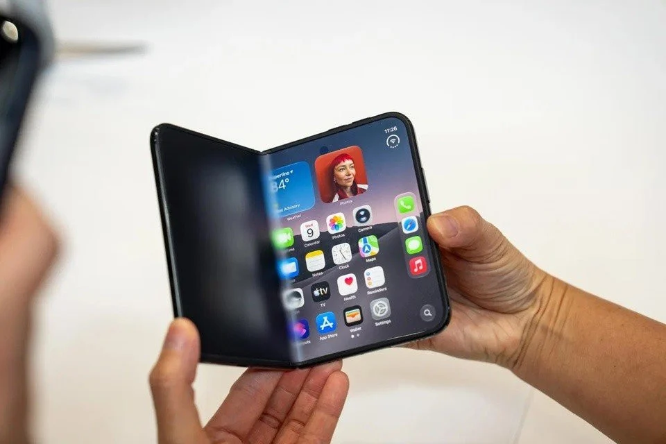 5 Fitur Revolusioner iPhone Duo yang Mengubah Standar Ponsel Lipat