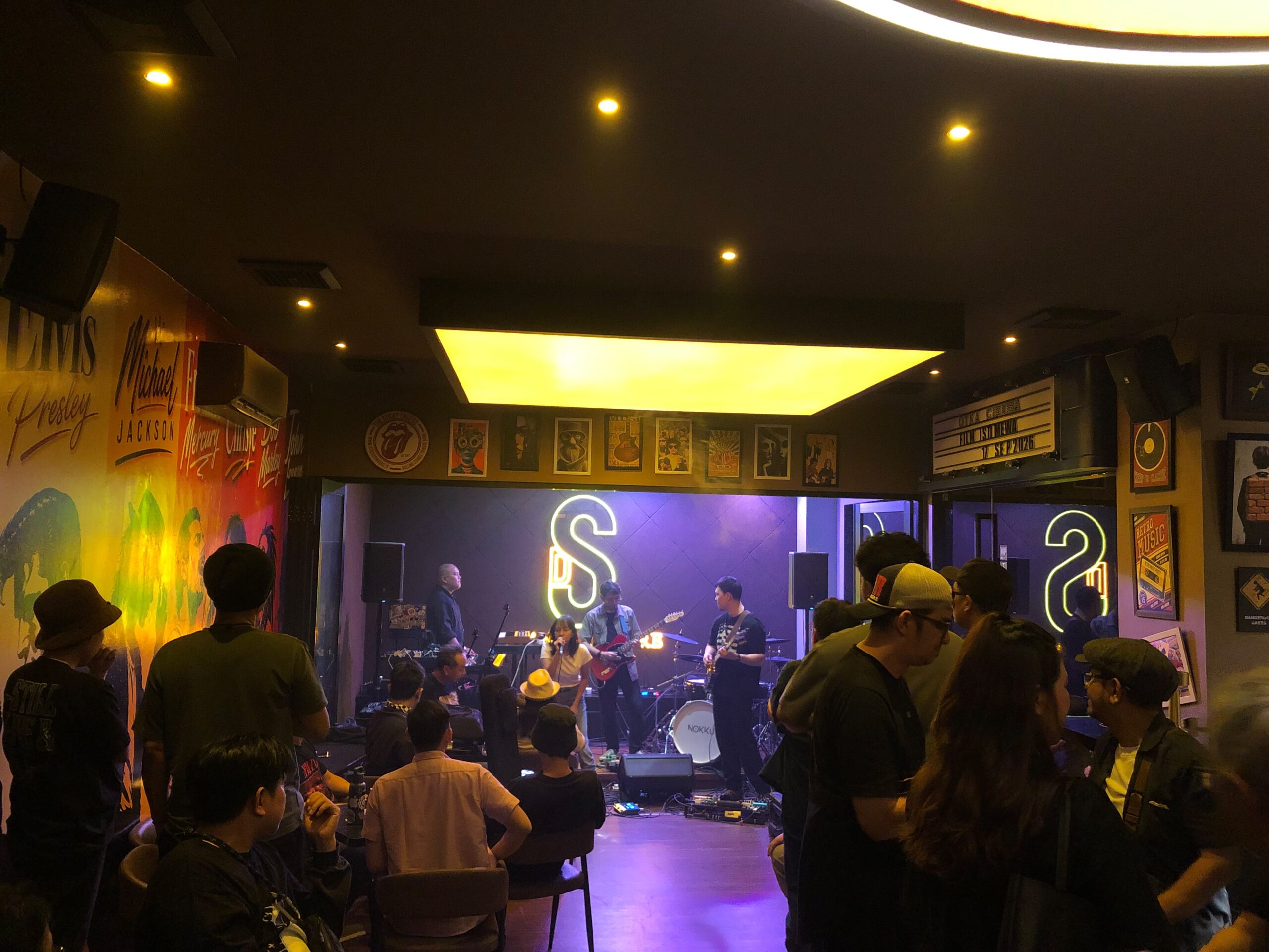 Kafe Seni Multifungsi: Ruang Kreatif Baru untuk Komunitas
