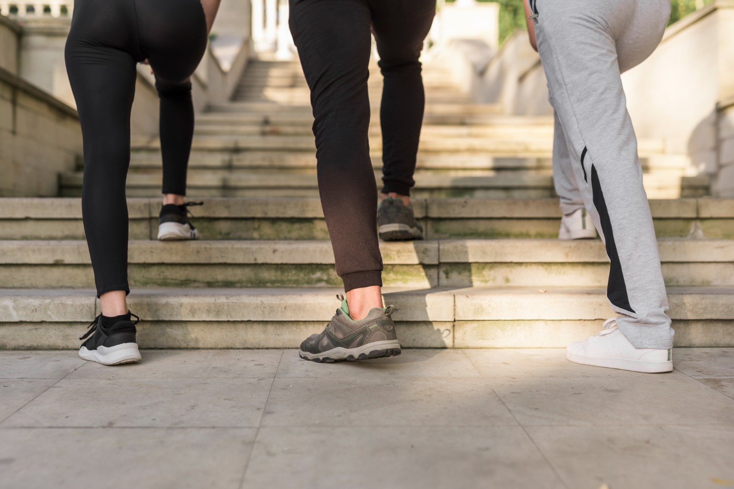 Incline Walking: Teknik Jalan Menanjak untuk Maksimalkan Pembakaran Kalori