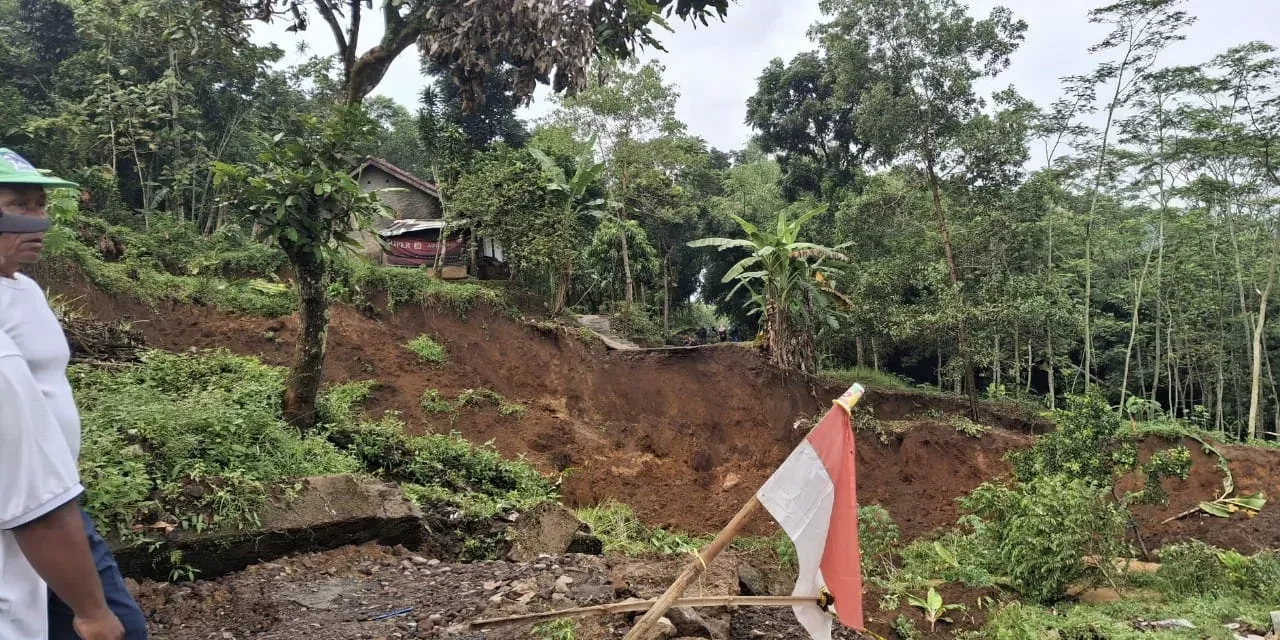 Cara Efektif Menjelaskan Bencana kepada Anak Tanpa Memicu Kecemasan