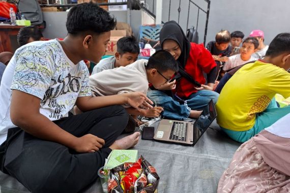 Dari Keyboard Asing hingga Mahir Excel: Dampak Nyata Pelatihan Komputer Dasar untuk Siswa