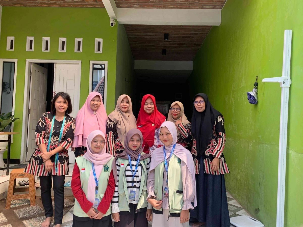 Posyandu Gratis: Mahasiswa KKN, Obat Cacing, dan Vitamin A Lawan Stunting