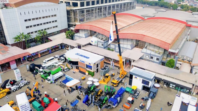 Produsen Alat Berat Dunia Pamer Teknologi Listrik dan Ekosistem Finansial di Mining Expo