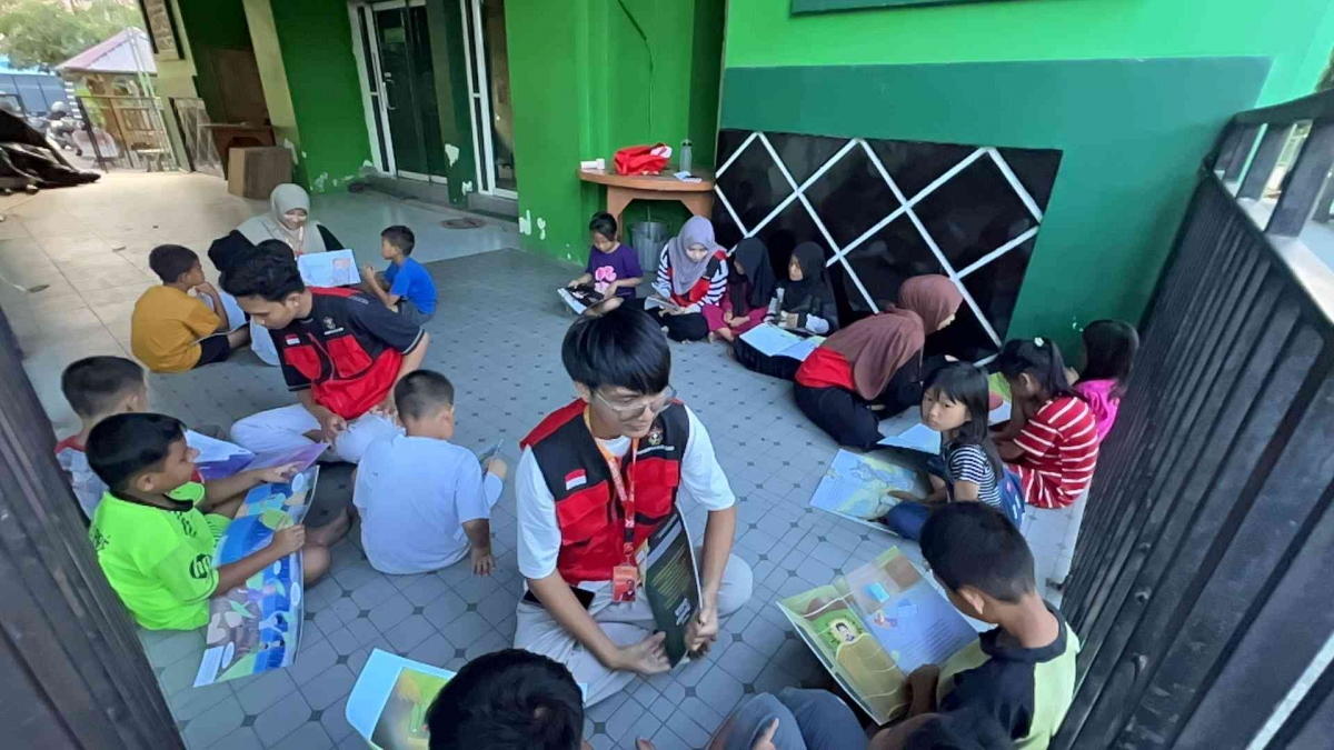 Program Membaca Nyaring dan Ulasan Buku Membangun Kepercayaan Diri Siswa