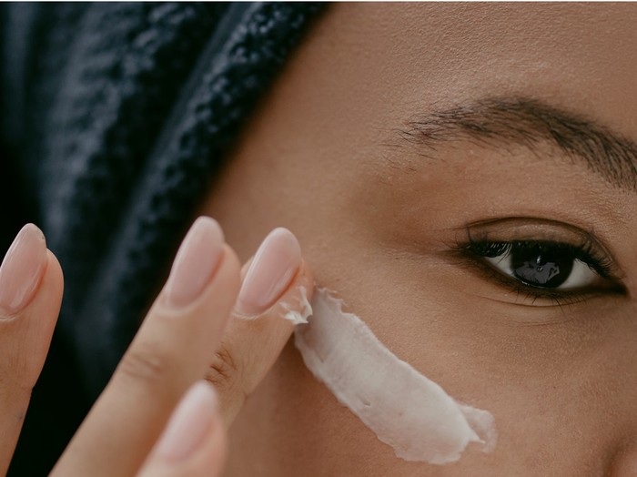 Urutan Skincare Pagi yang Tepat untuk Kulit Cerah Sepanjang Hari