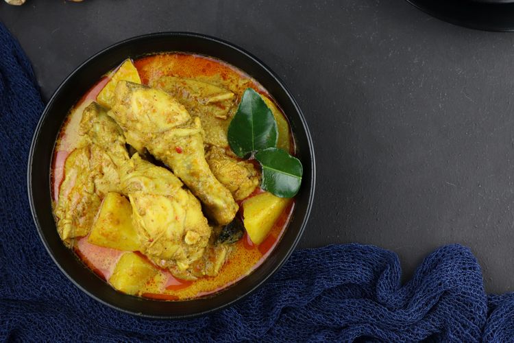 Ayam Kari Temurui vs Kari Tradisional: Pertarungan Kuah dan Rempah