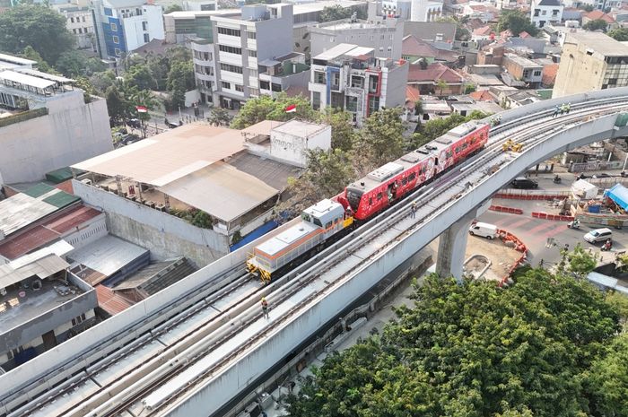 LRT Jakarta Fase 1B Mulai Uji Coba: Manfaat Nyata atau Sekadar Seremoni?