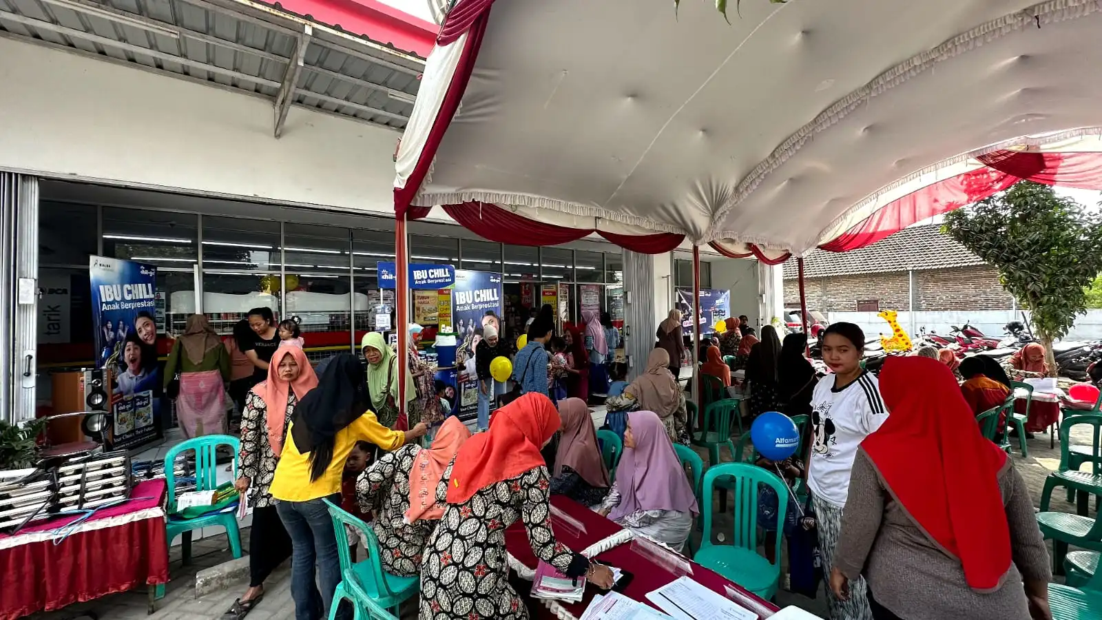 Minimarket Jadi Pusat Kesehatan: Posyandu Masuk ke Jantung Komunitas